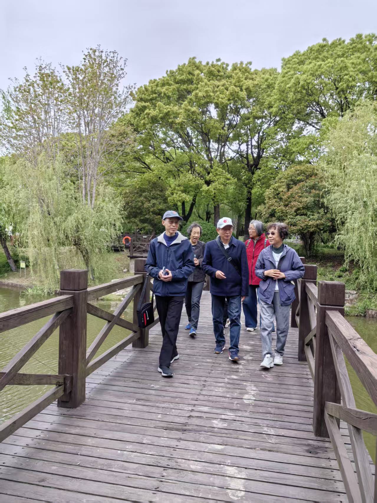 退休春游3.jpg 退休春游3.jpg